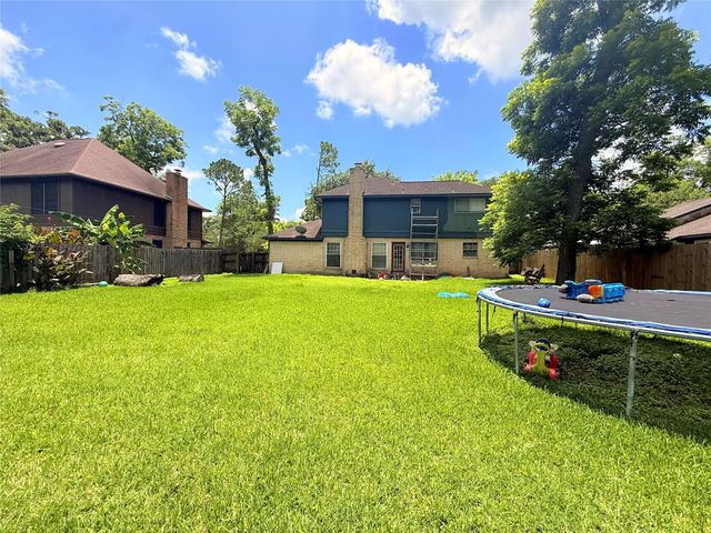118 Driftwood Drive, Lake Jackson, TX 77566