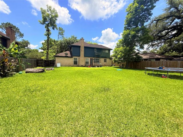 118 Driftwood Drive, Lake Jackson, TX 77566