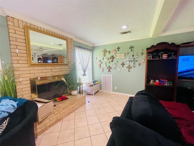 118 Driftwood Drive, Lake Jackson, TX 77566