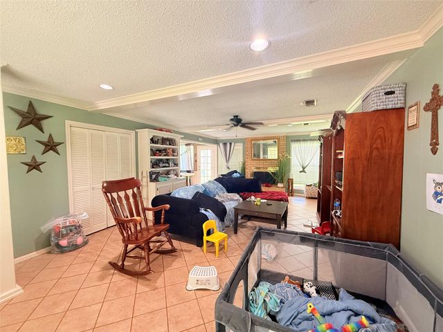 118 Driftwood Drive, Lake Jackson, TX 77566