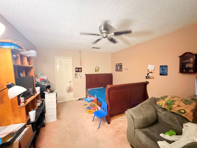 118 Driftwood Drive, Lake Jackson, TX 77566