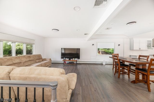 66 Robert St, North Haledon Boro, NJ 07508