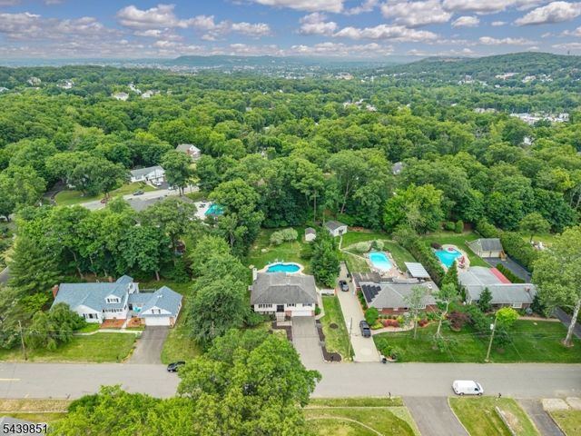 66 Robert St, North Haledon Boro, NJ 07508