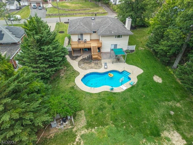 66 Robert St, North Haledon Boro, NJ 07508