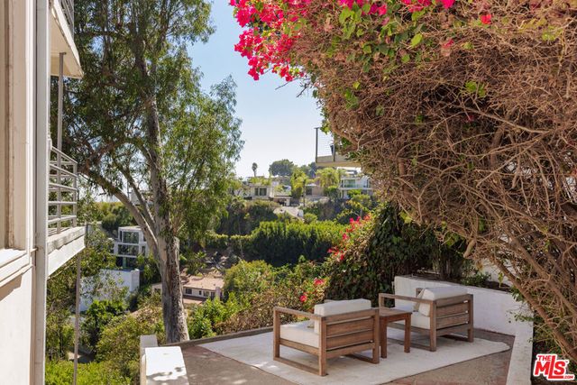 8448 Franklin Avenue, Los Angeles, CA 90069