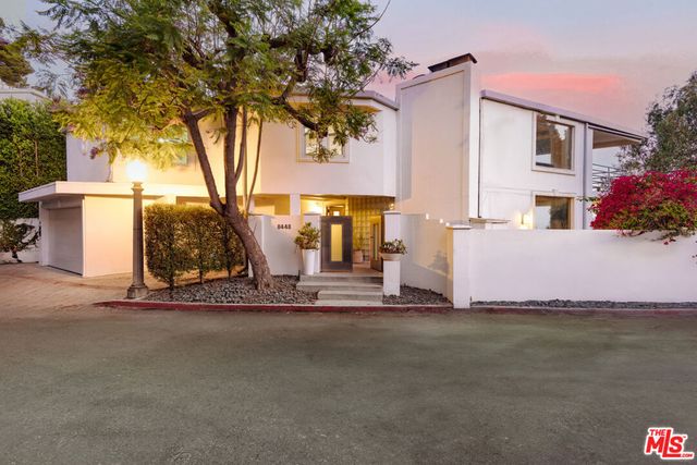 8448 Franklin Avenue, Los Angeles, CA 90069