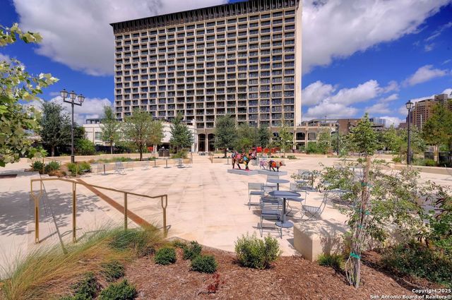 610 E Market St Unit 2818, San Antonio, TX 78205