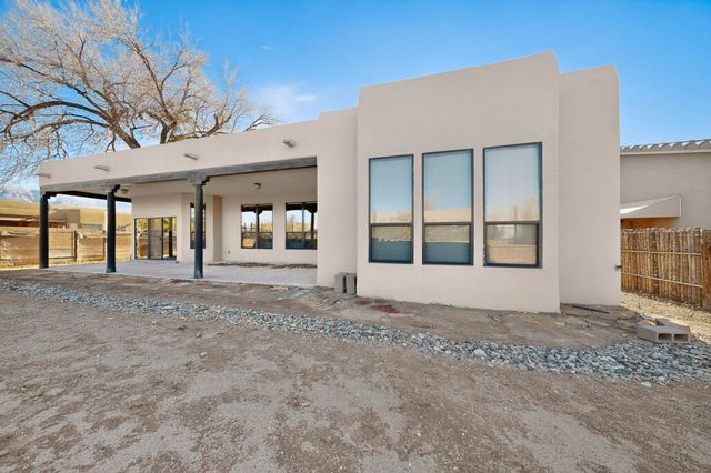 204 Riesling Road, Bernalillo, NM 87004