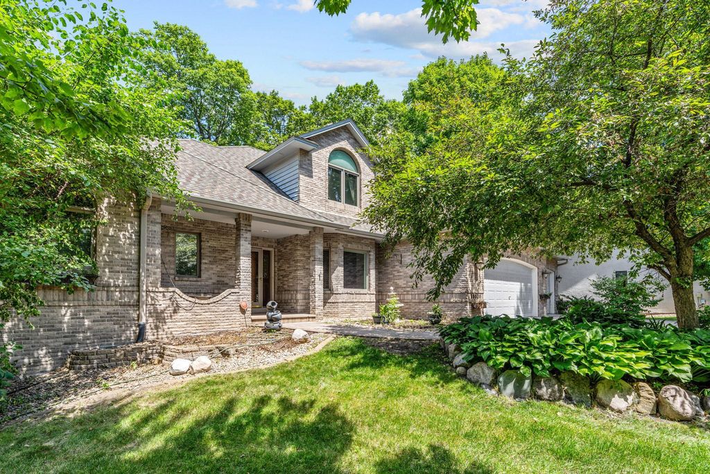 15920 37th Avenue N, Plymouth, MN 55446 — exterior