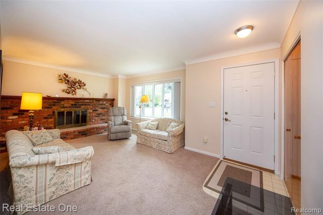 1156 Bielby Street, Waterford, MI 48328