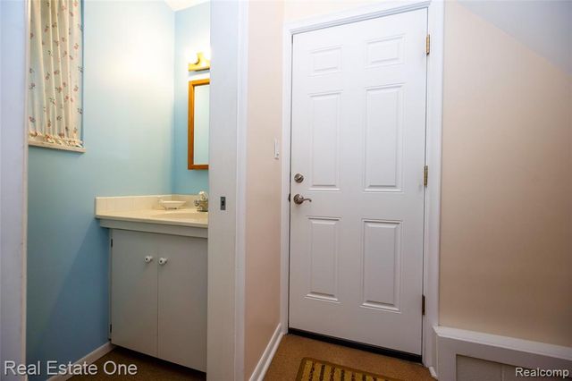 1156 Bielby Street, Waterford, MI 48328