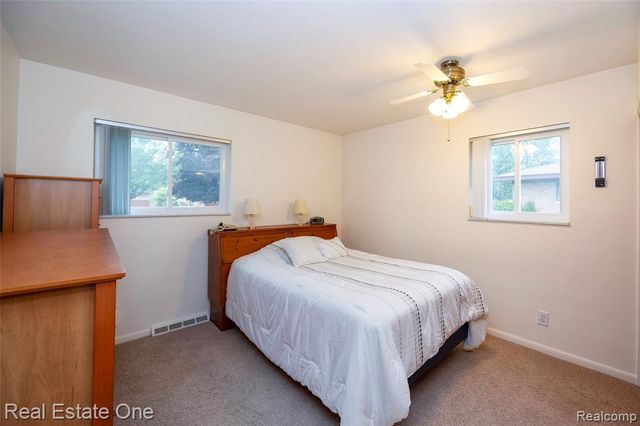 1156 Bielby Street, Waterford, MI 48328