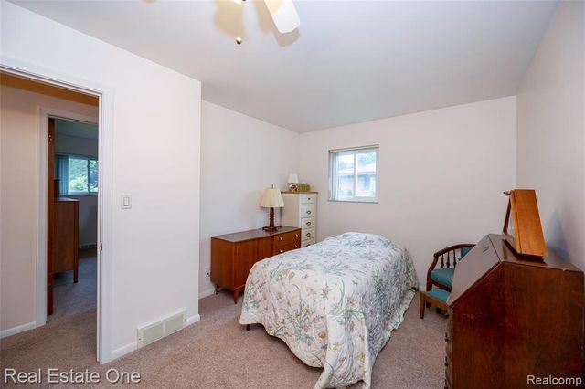 1156 Bielby Street, Waterford, MI 48328