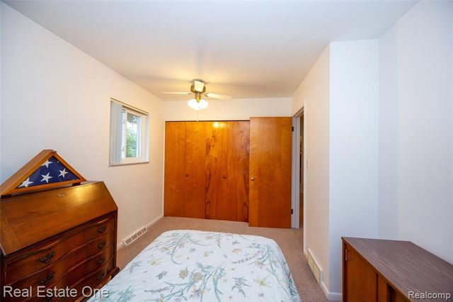 1156 Bielby Street, Waterford, MI 48328
