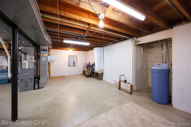 1156 Bielby Street, Waterford, MI 48328