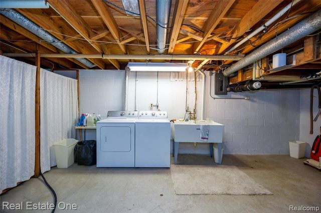 1156 Bielby Street, Waterford, MI 48328