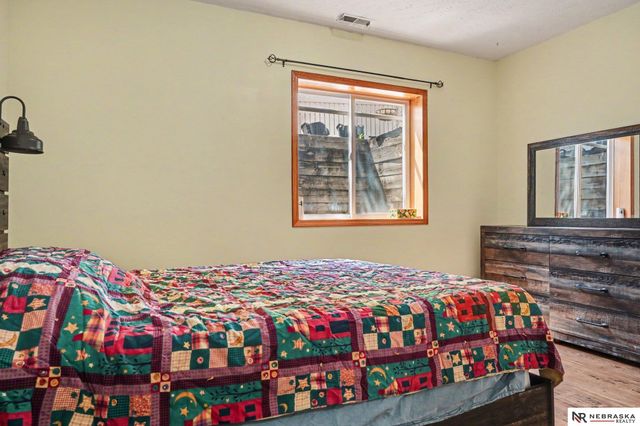 2811 Leigh Lane, Papillion, NE 68133