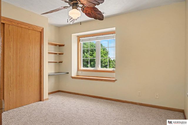 2811 Leigh Lane, Papillion, NE 68133