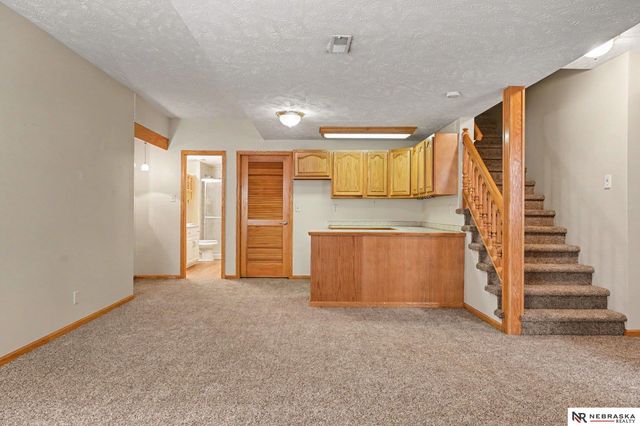 2811 Leigh Lane, Papillion, NE 68133