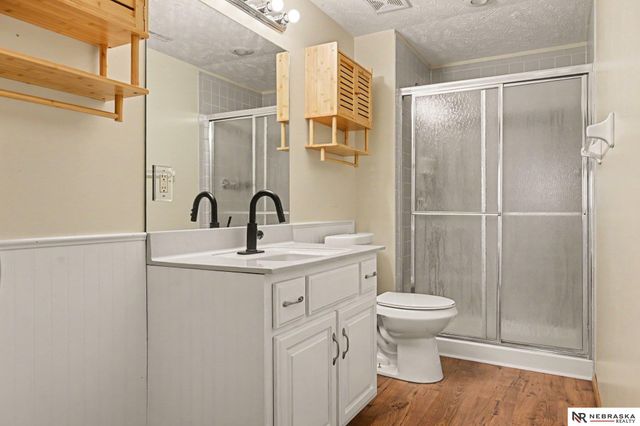 2811 Leigh Lane, Papillion, NE 68133