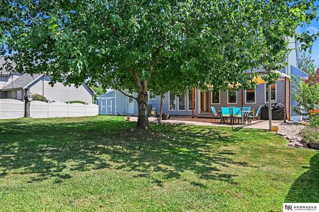 2811 Leigh Lane, Papillion, NE 68133