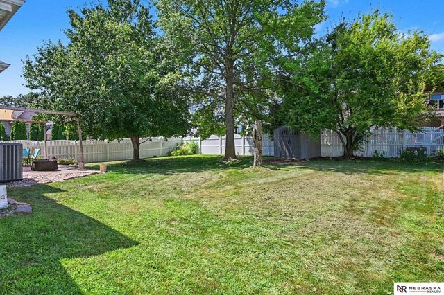 2811 Leigh Lane, Papillion, NE 68133