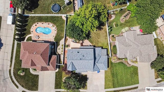 2811 Leigh Lane, Papillion, NE 68133