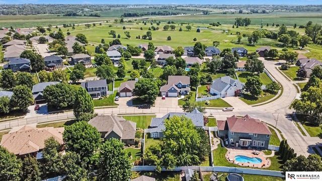 2811 Leigh Lane, Papillion, NE 68133
