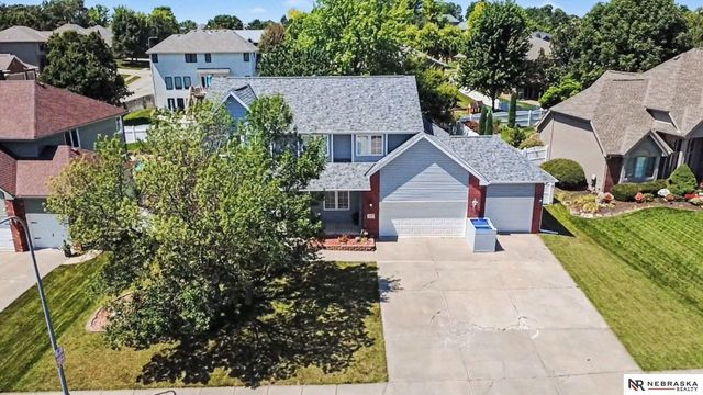 2811 Leigh Lane, Papillion, NE 68133