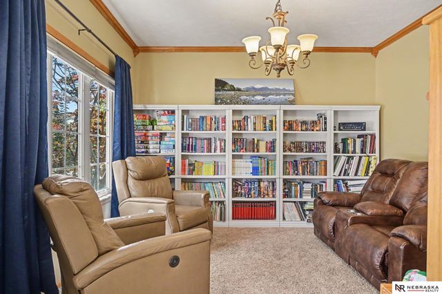 2811 Leigh Lane, Papillion, NE 68133