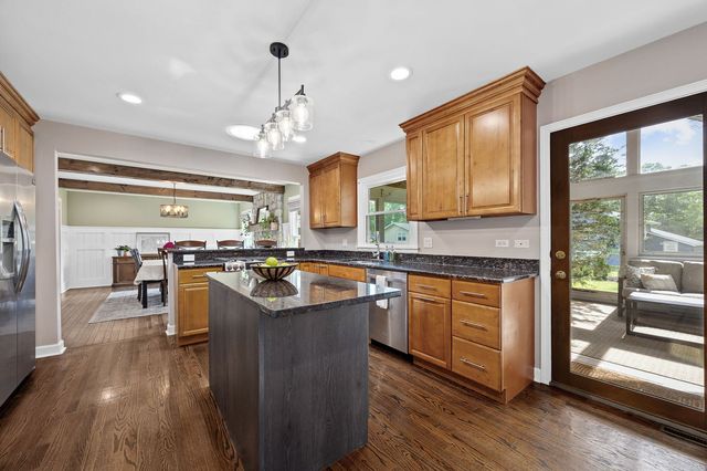 27W359 Aspen Court, Winfield, IL 60190
