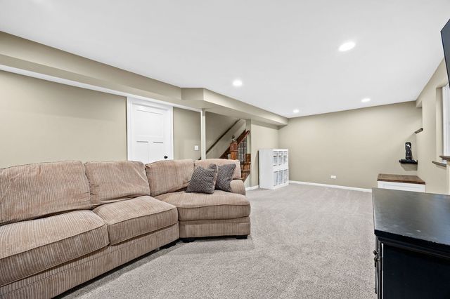 27W359 Aspen Court, Winfield, IL 60190