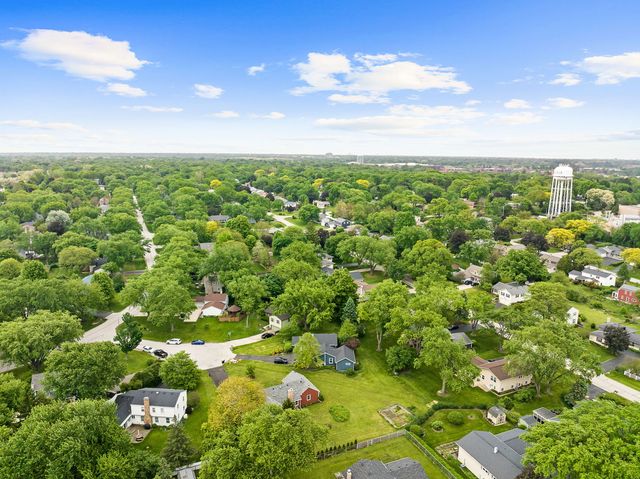 27W359 Aspen Court, Winfield, IL 60190