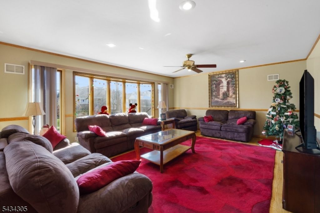17 Pleasant Pl, Kearny Town, NJ 07032 — photo 3