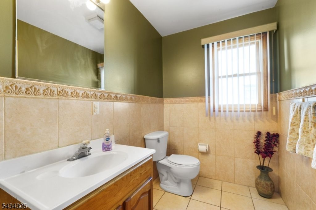 17 Pleasant Pl, Kearny Town, NJ 07032 — photo 5