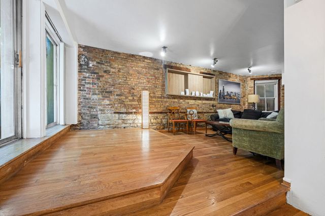 350 W Dickens Avenue G, Chicago, IL 60614