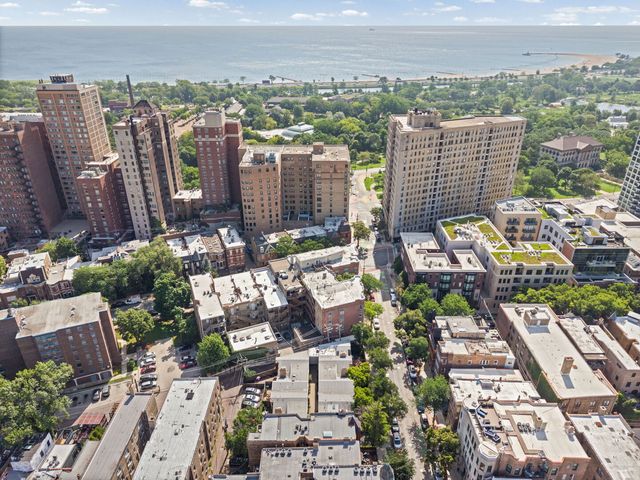 350 W Dickens Avenue G, Chicago, IL 60614