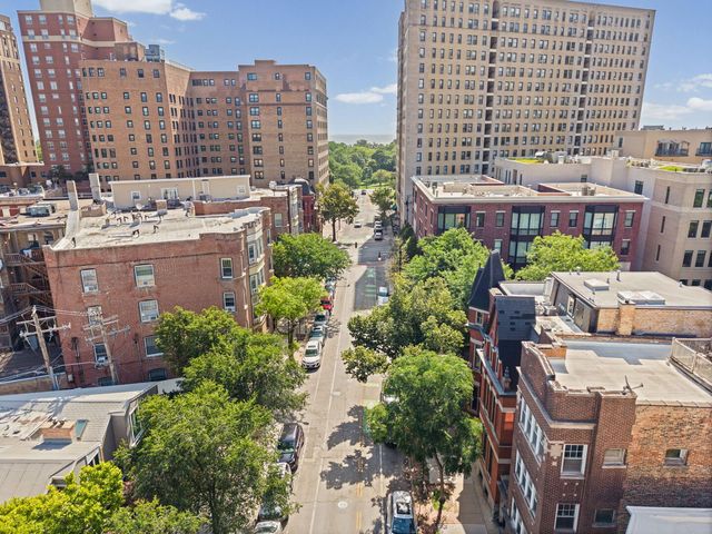 350 W Dickens Avenue G, Chicago, IL 60614