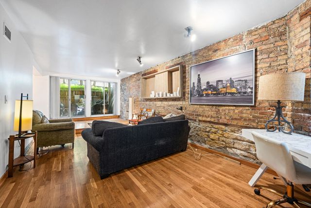 350 W Dickens Avenue G, Chicago, IL 60614