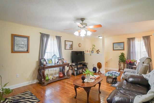 3268 E Hwy 635, Science Hill, KY 42553