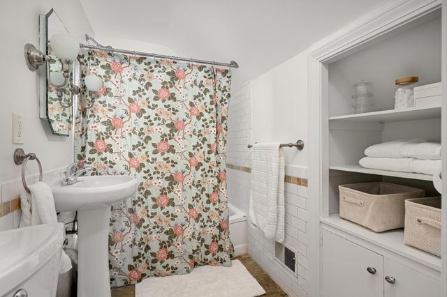 5104 Newton Avenue S, Minneapolis, MN 55419