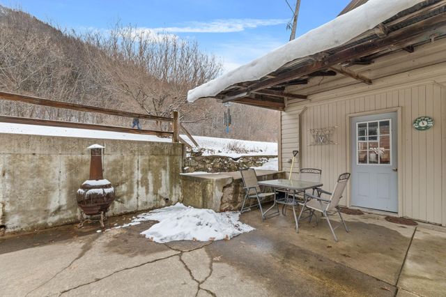 S2232 State Road 35, Alma, WI 54610