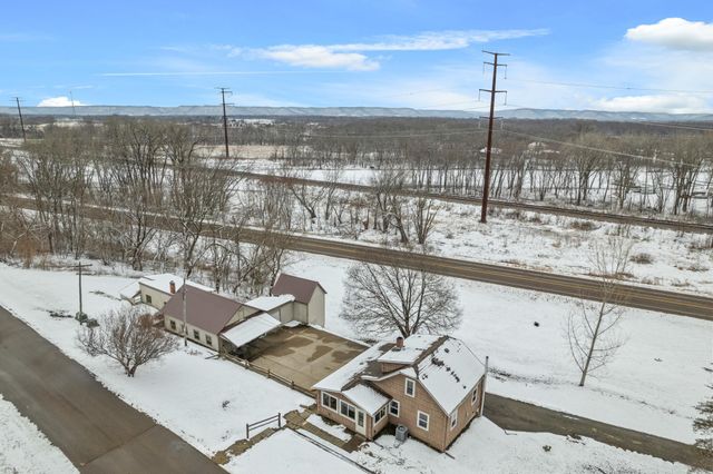 S2232 State Road 35, Alma, WI 54610