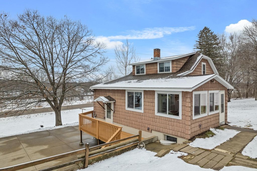 S2232 State Road 35, Alma, WI 54610
