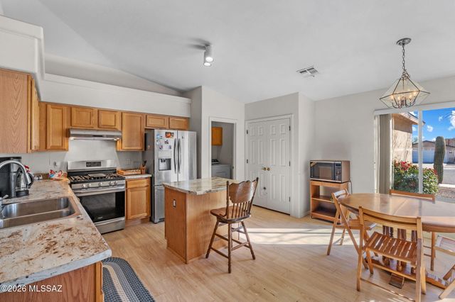 2313 W Horseshoe Place, Tucson, AZ 85745