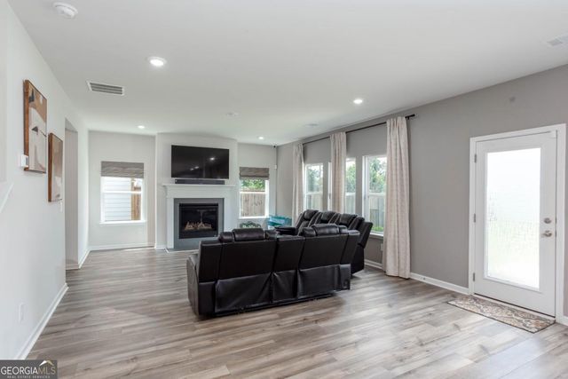 607 Runnel Drive, Woodstock, GA 30188
