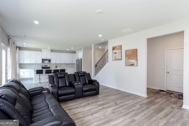 607 Runnel Drive, Woodstock, GA 30188