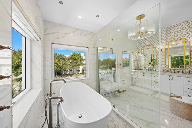 2765 Brickell Court, Miami, FL 33129