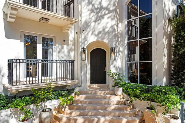 2765 Brickell Court, Miami, FL 33129