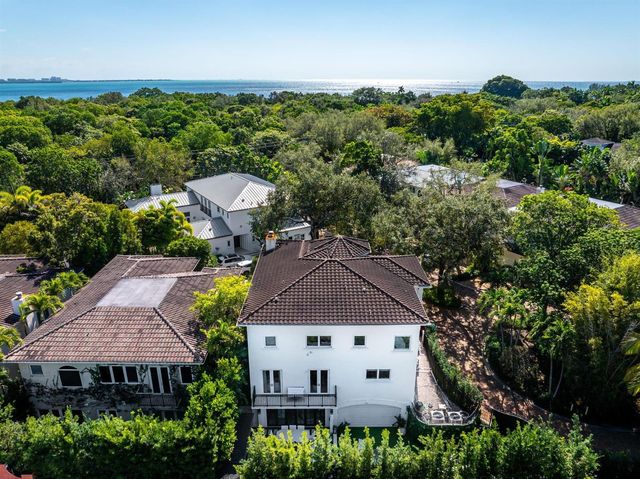 2765 Brickell Court, Miami, FL 33129
